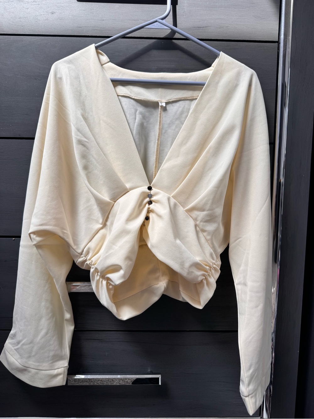 NWT Mica’s Women's Cream Twist-Front Long Sleeve Top size large